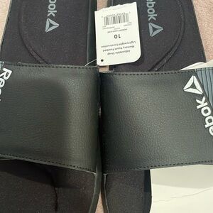 Reebok Adjustable Strap Memory Foam Footbed Lightweight Size 10 Mens